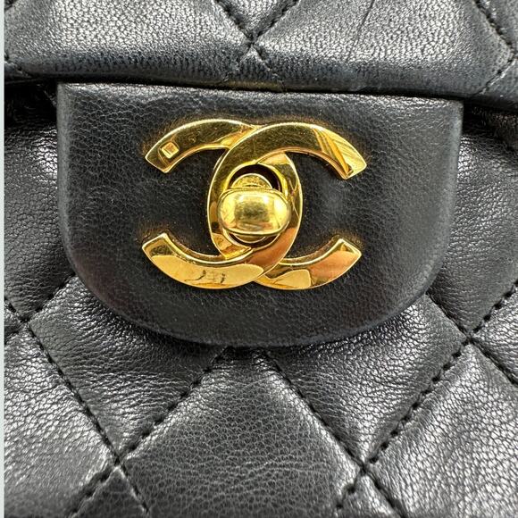 Vintage Authentic Chanel Lambskin medium Classic Double flap with 24k gold - Picture 9 of 16